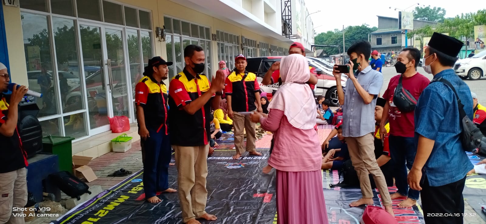 Penyerahan Santunan Di Wakili Om Imam MM238 perwakilan dari Member.